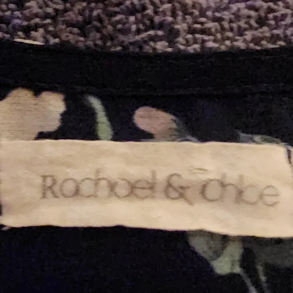 #084 Rachael & Chloe - Picture 2 of 4